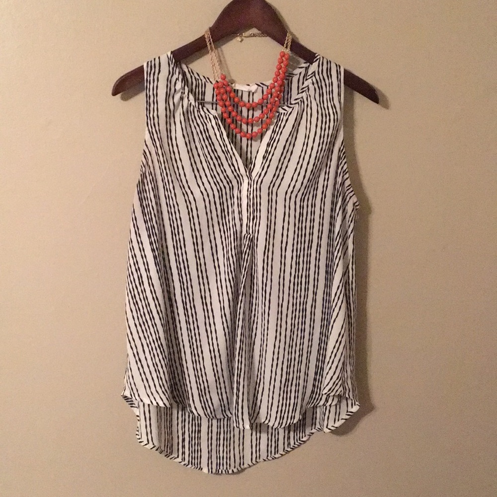 White and black flowy tank